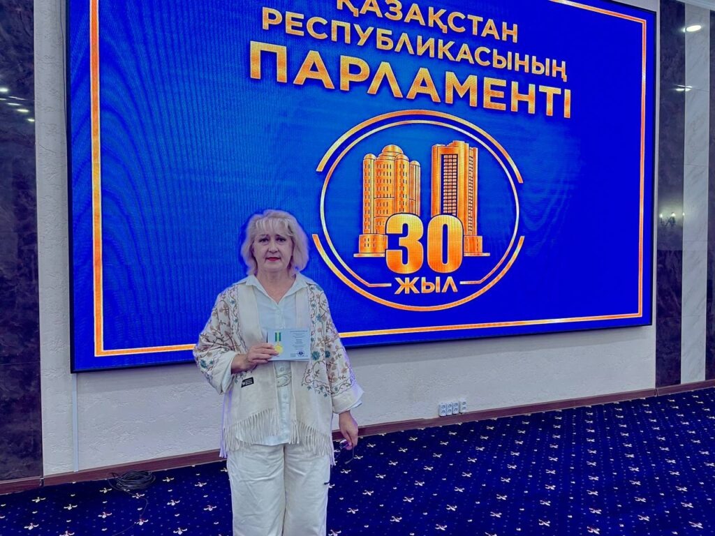 Президентские медали к 30-летию парламента вручили свероказахстанцам