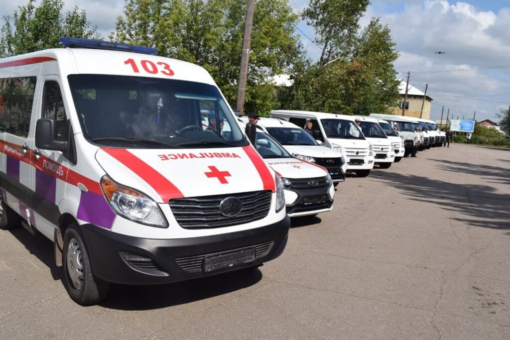 Агробизнесмены подарили автомобили медорганизациям района М. Жумабаева