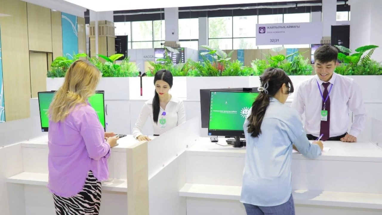 Цифровые офисы с eGov GPT открывают в ЦОНах Казахстана