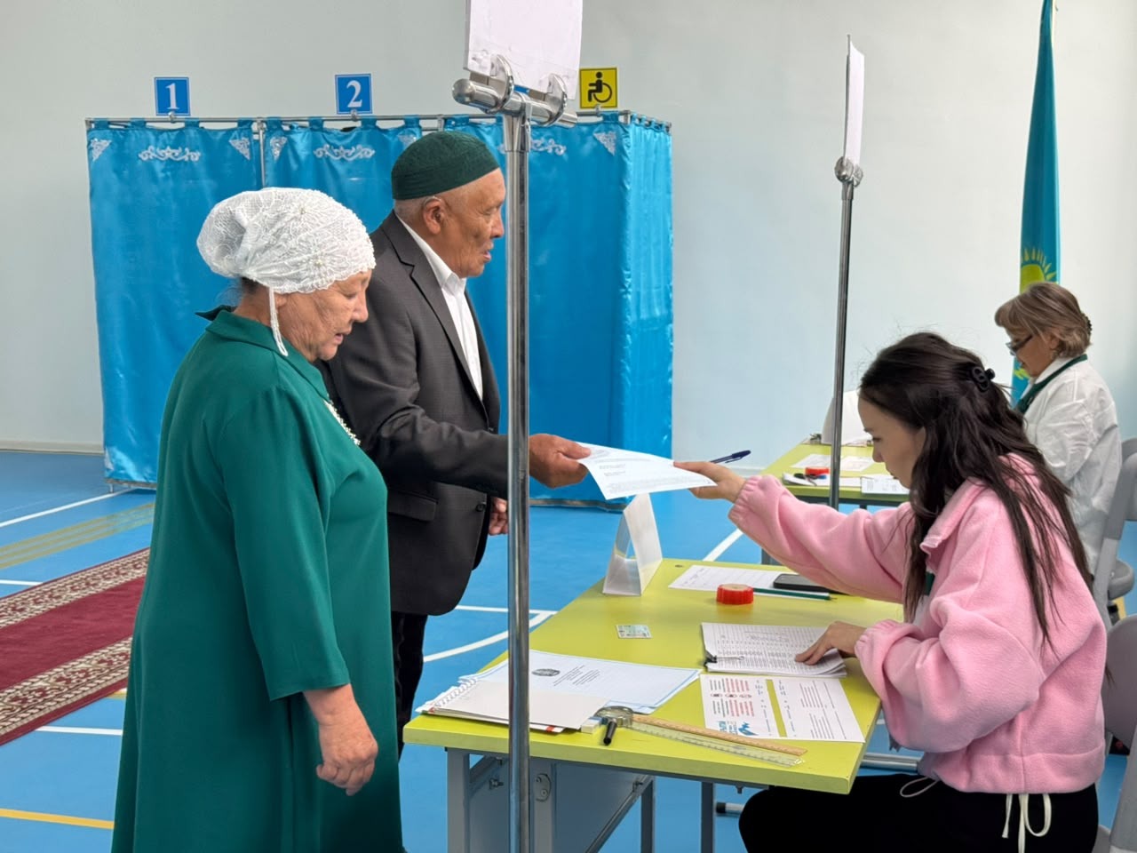 Жарты ғасыр бірге өмір сүрген Макашевтер сайлауға да бірге келді