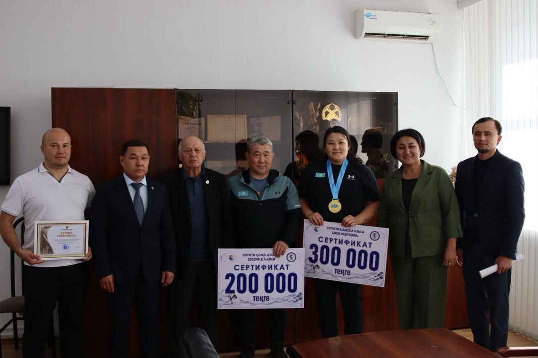 СҚО-да дзюдодан ел чемпионы Назгүл Маратоваға құрмет көрсетілді