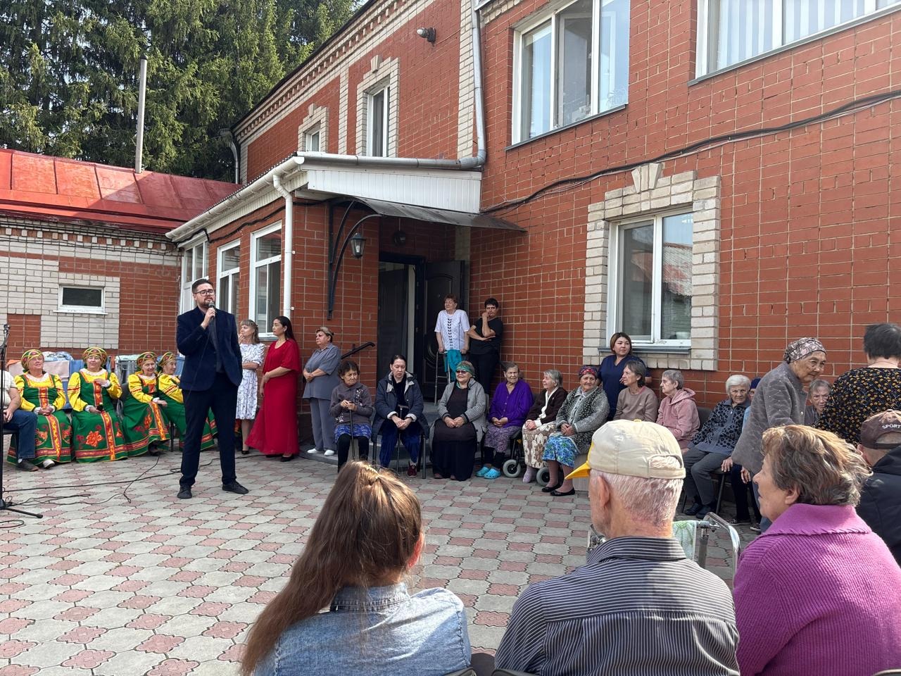 Петропавлдағы қарттар үйінде қайырымдылық концерті өтті