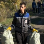 Около 7 тонн мусора собрали энергетики на берегу озера в Петропавловске