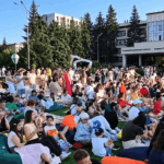 Путешествие в детство — центральная площадь Петропавловска ждет семьи на субботний кинопоказ