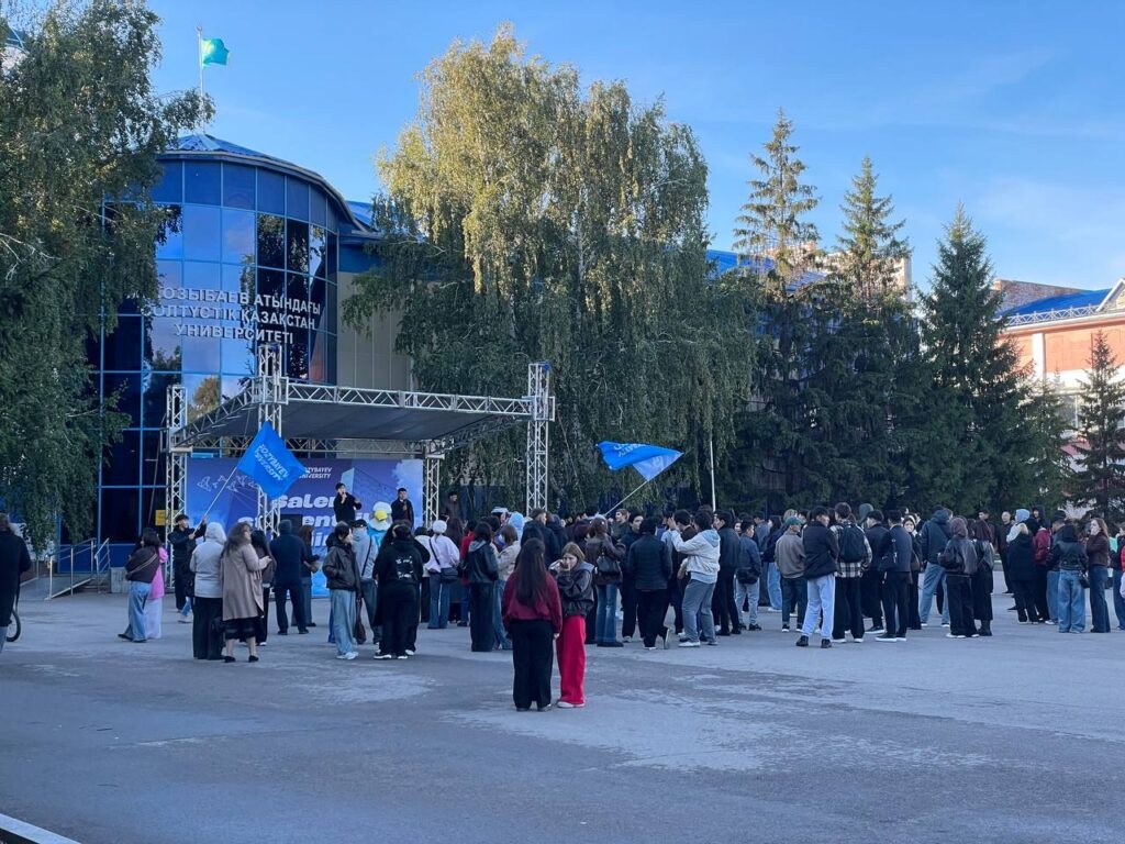 От вокала до режиссуры: студенты начали обучение в филиале КазНУИ в Петропавловске