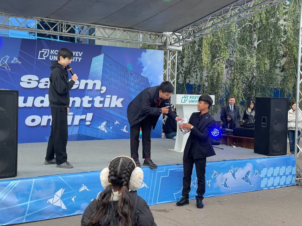 От вокала до режиссуры: студенты начали обучение в филиале КазНУИ в Петропавловске