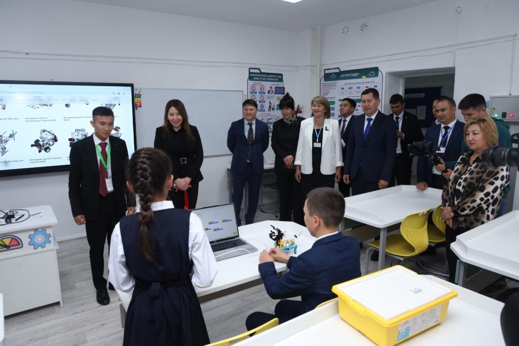 Новый спортивный комплекс и STEM-лаборатория появились в Уалихановском районе СКО