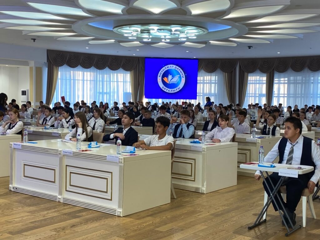 Битва 323 умов - лучших математиков и химиков региона выявляют в СКО