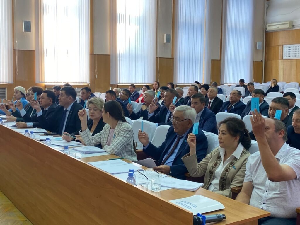 Без права на раскачку - за 5 часов заставят закрывать опасные люки коммунальщиков в СКО