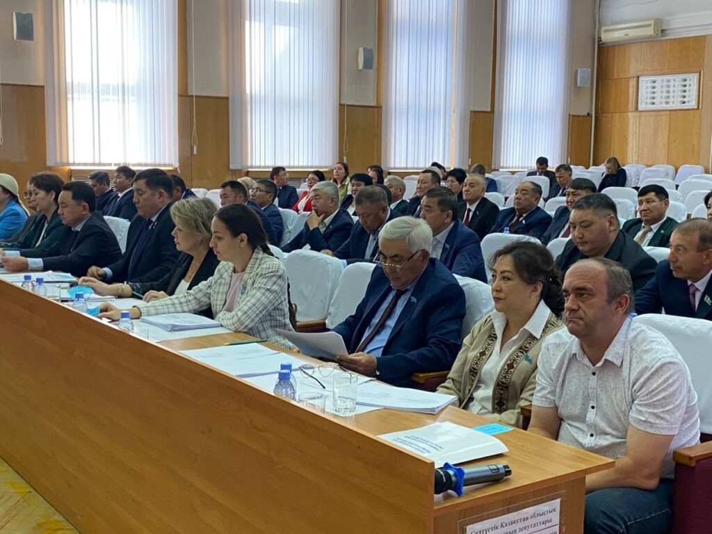Велосипедисты и пешеходы в приоритете – новую философию в урбанистике утверждают в СКО