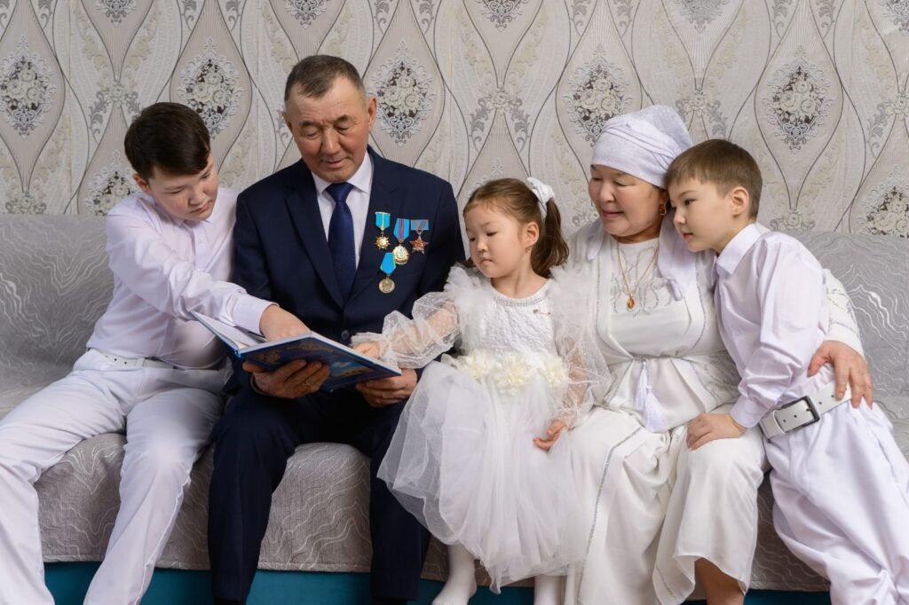 600 лет на всю семью – легендарный механизатор из СКО празднует День труда 