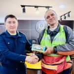 Санкт-Петербургтен келген велосаяхатшыға теріскейлік полицейлер көмектесті