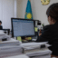 Повышать зарплаты госслужащим в Казахстане пока не планируют