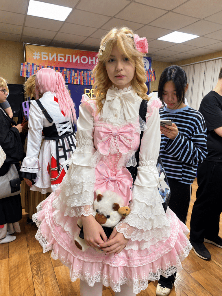 Тишина отменяется! 50-летие с косплеерами и нейросетями отпраздновала библиотека Петропавловская