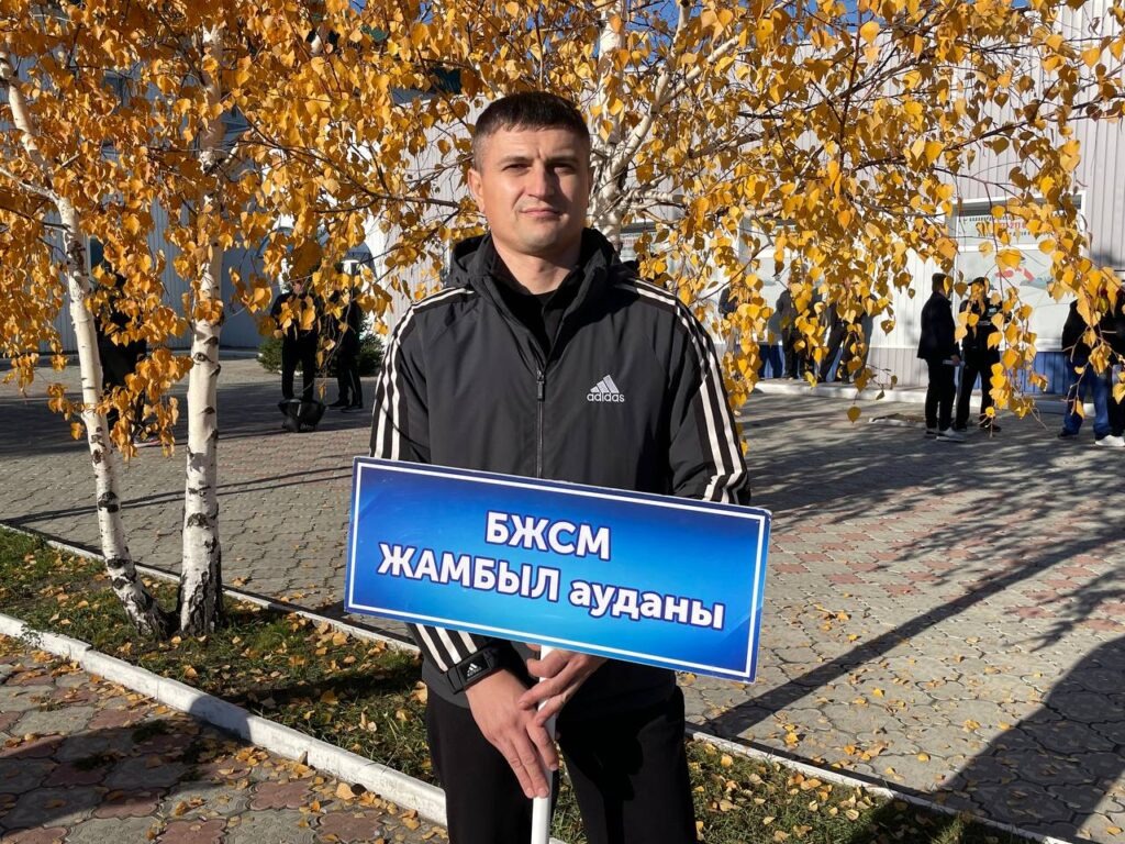 Рабочие кабинеты на футбол и эстафеты сменили сотрудники спортшкол СКО