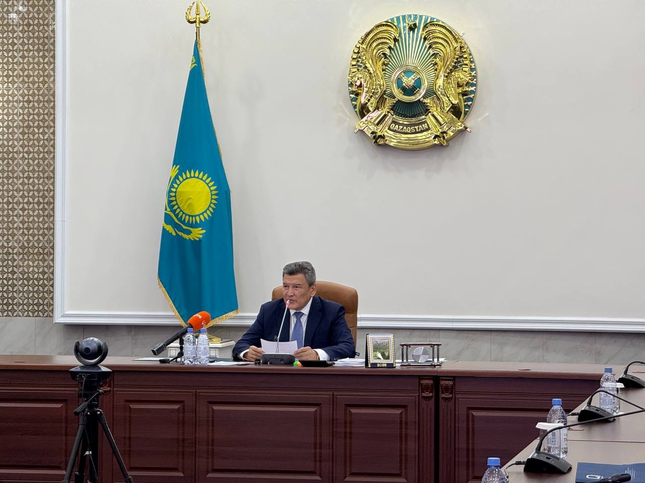 Из-за ледового дворца за 22 млрд тенге раскритиковал чиновников аким СКО