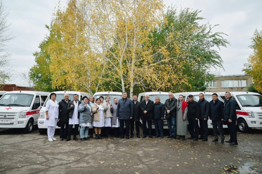 Аграрии скинулись на медицину - семь спецмашин купили фермеры района имени Г. Мусрепова СКО