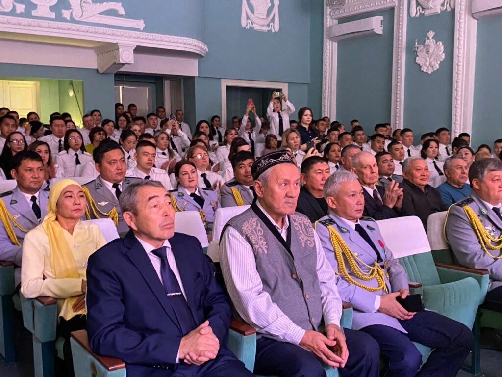 Носить погоны тяжело, но это того стоит – сотрудники ДУИС отметили День Республики в СКО