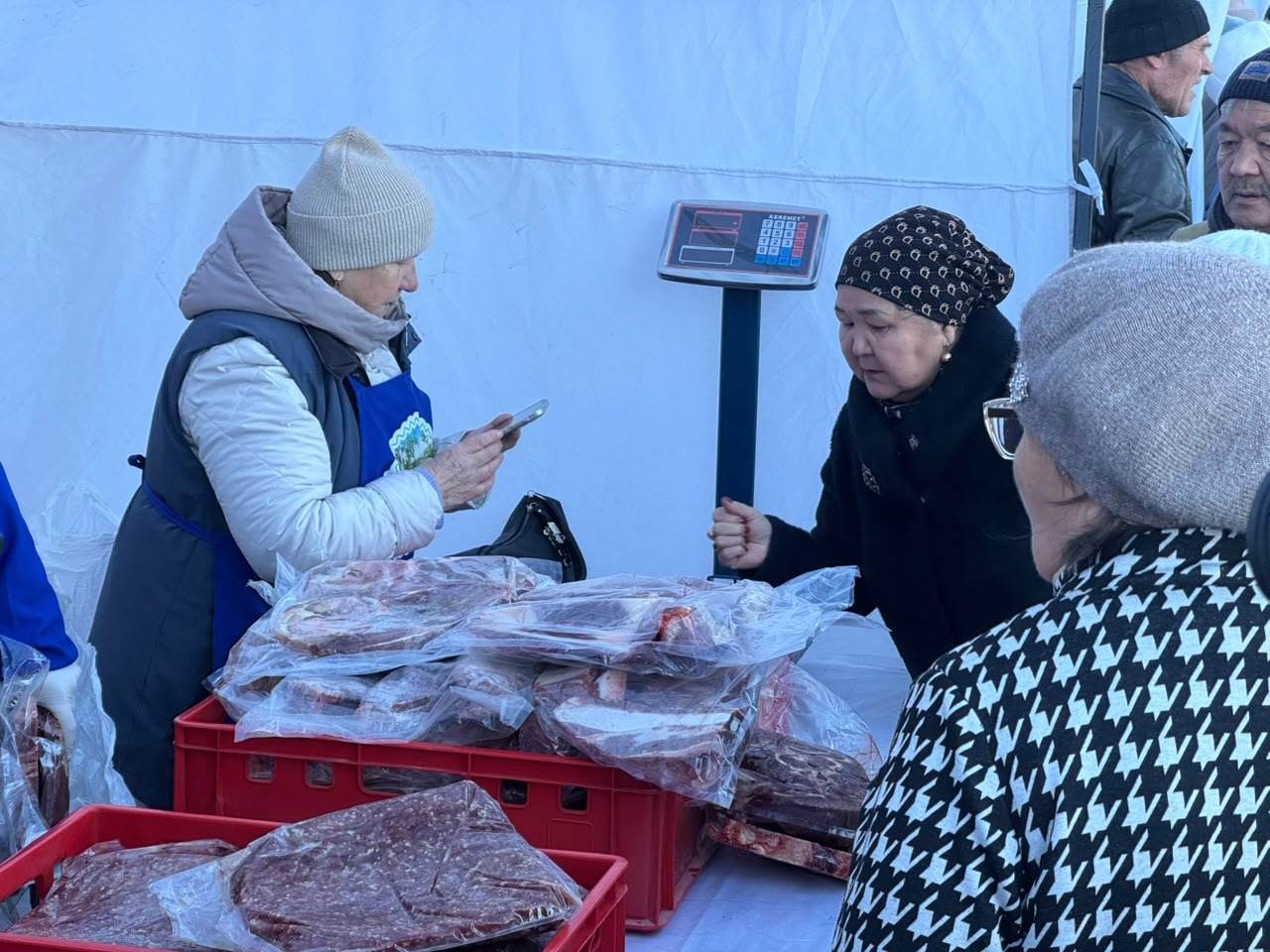 Мука по 220, говядина по 3000 тенге — чем удивила большая ярмарка в Петропавловске
