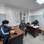 Лихач из Туркестанской области едва не сбил человека на тротуаре в Петропавловске